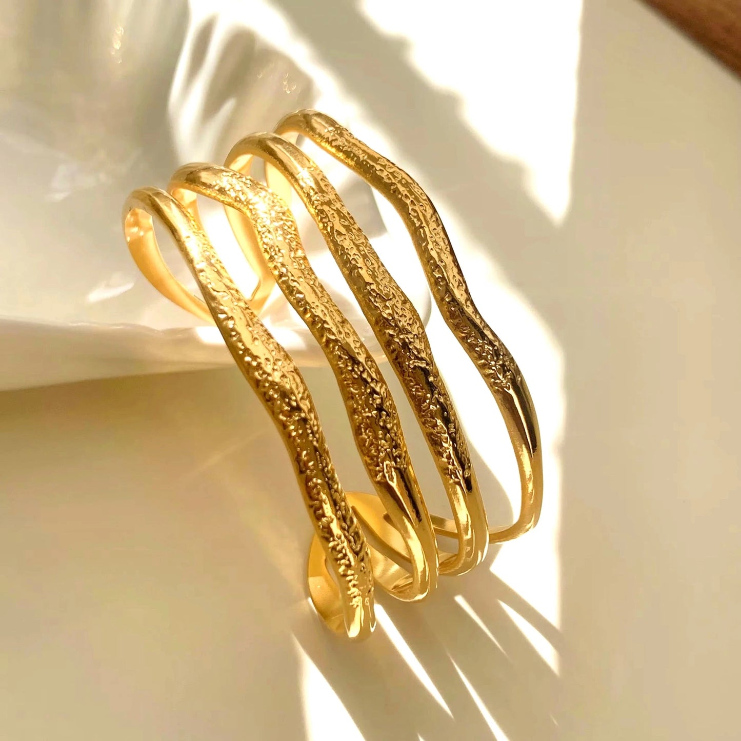 Majestic Curve Cuff Forever Luxe